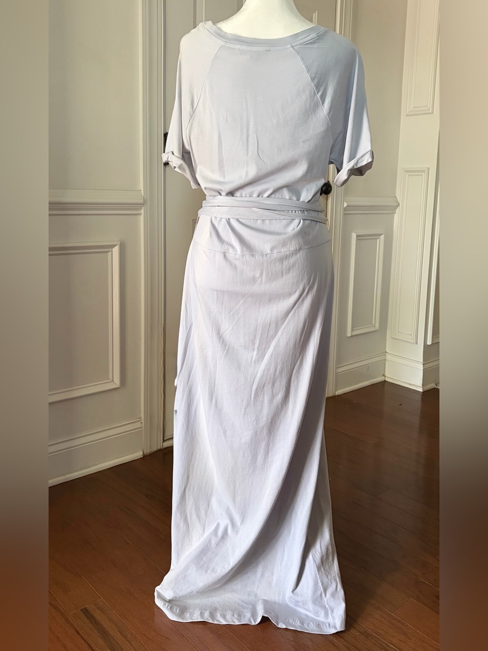 Elizabeth and James Welles Faux-Wrap Maxi Dress Size Medium - Picture 4 of 6
